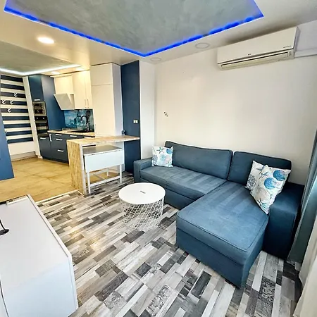 The Captain Apartment *